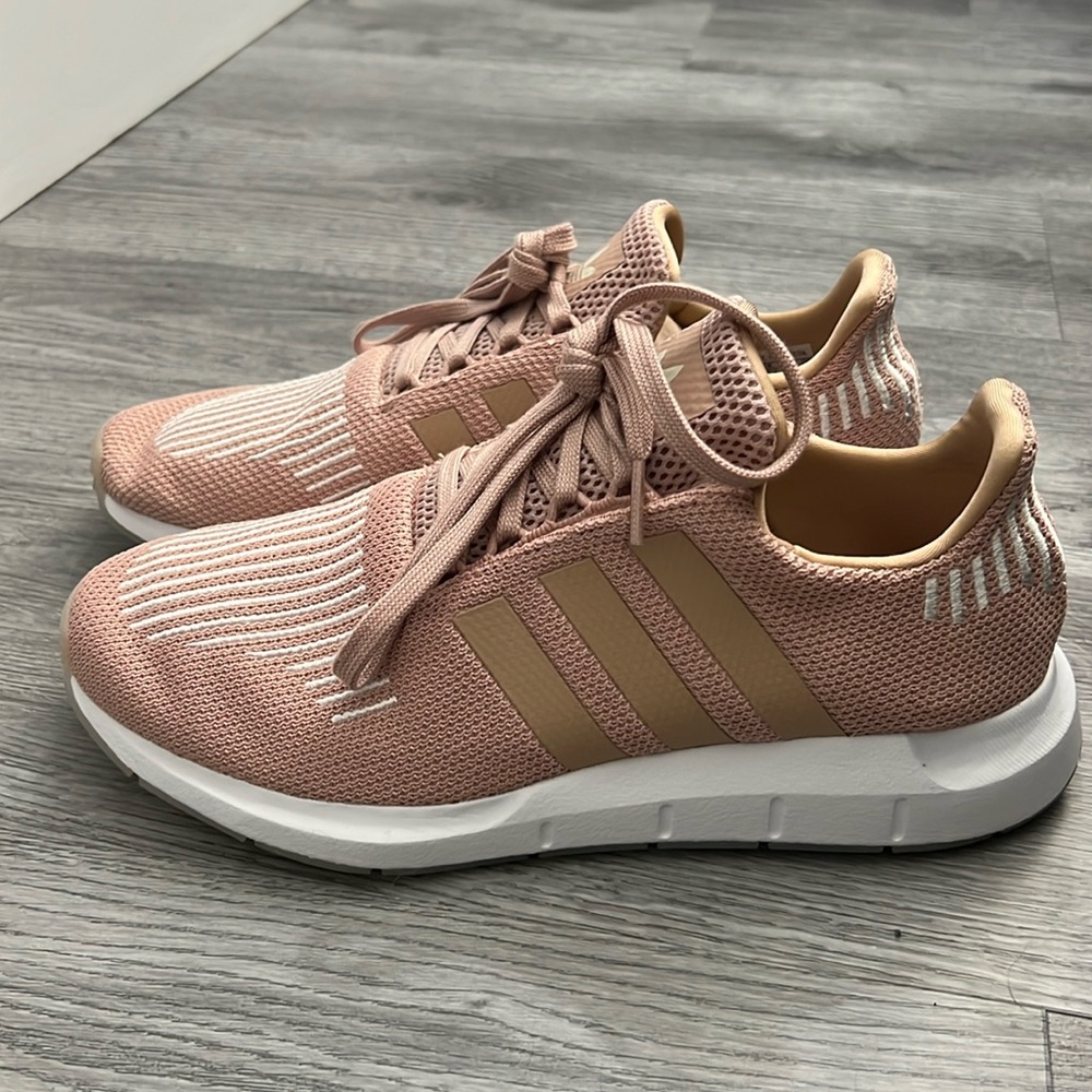 Adidas Women’s Swift 1.0 Running Shoes Size 8